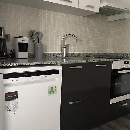 Trea Homes Marina Suites شقة