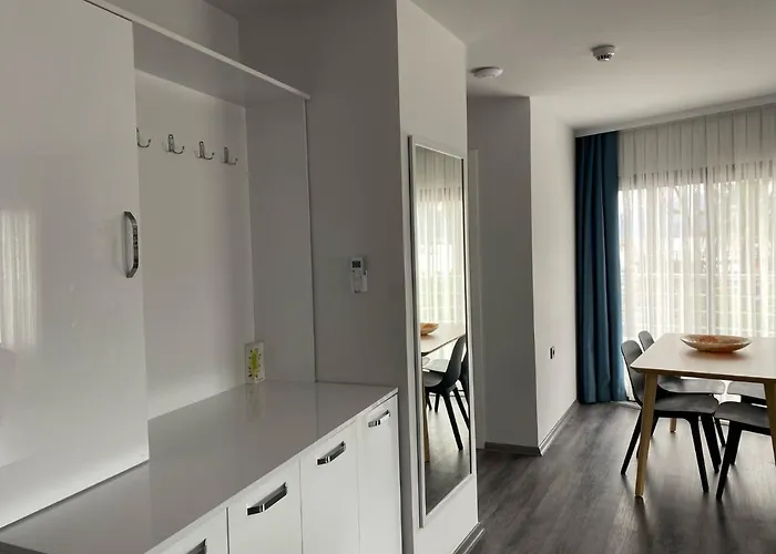 Trea Homes Marina 公寓