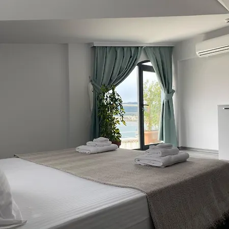 Trea Homes Marina Апартаменты *